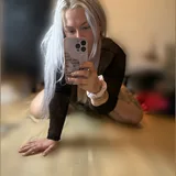 She’s a beautiful mess